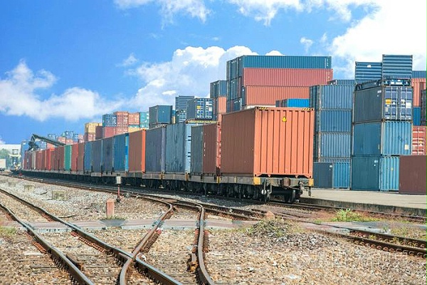中国到俄罗斯铁路运输集装箱