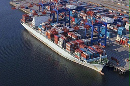 俄罗斯海参崴港口为解决港口进口集装箱运出问题增加货运列车班次
